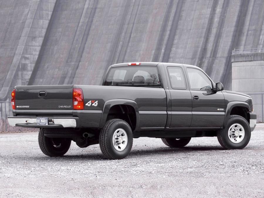  Chevrolet Silverado 3500 Extended Cab 2002 года  (фото 2 из 8)